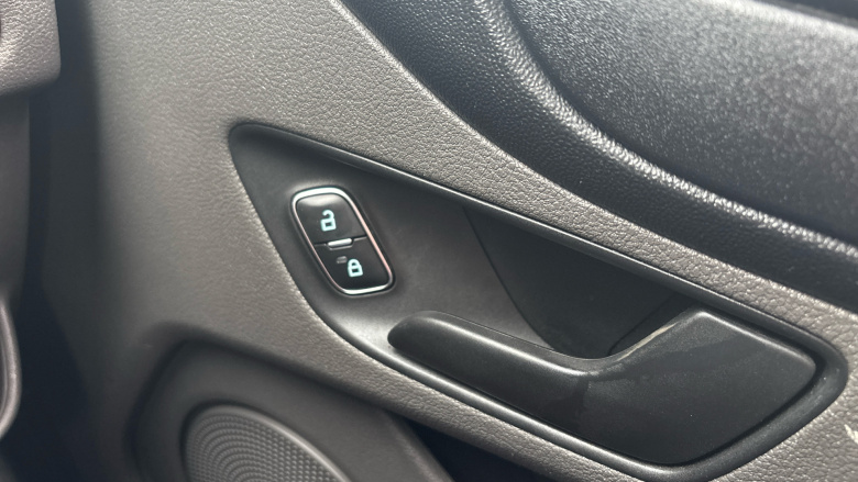 Ford Transit Custom 300 L1 Diesel Fwd 2.0 EcoBlue 105ps Low Roof D/Cab Leader Van